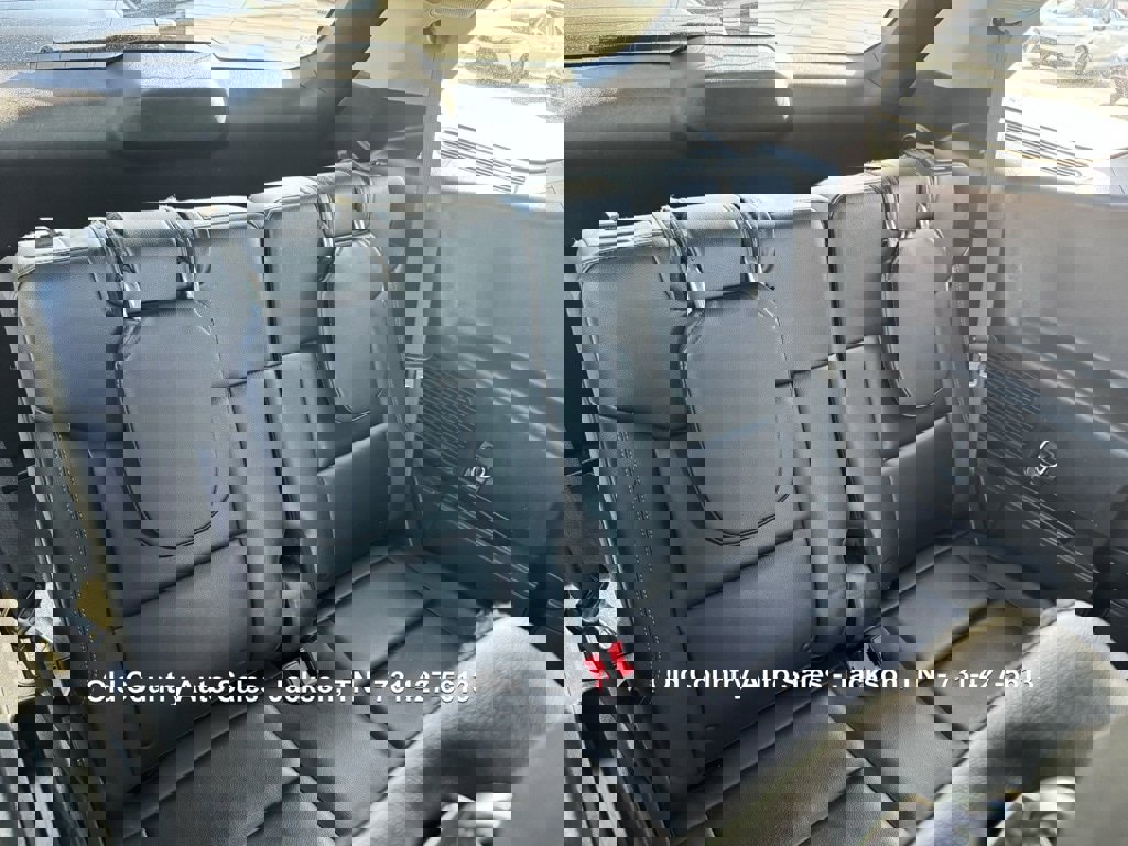 Used 2021 Ford Explorer Limited w/ Equipment Group 301A image 17