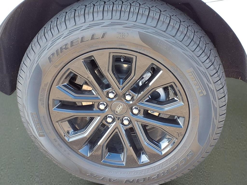 Used 2025 Ford Expedition Active image 29