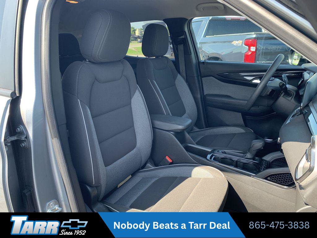 Used 2025 Chevrolet TrailBlazer LT AWD/4WD image 24