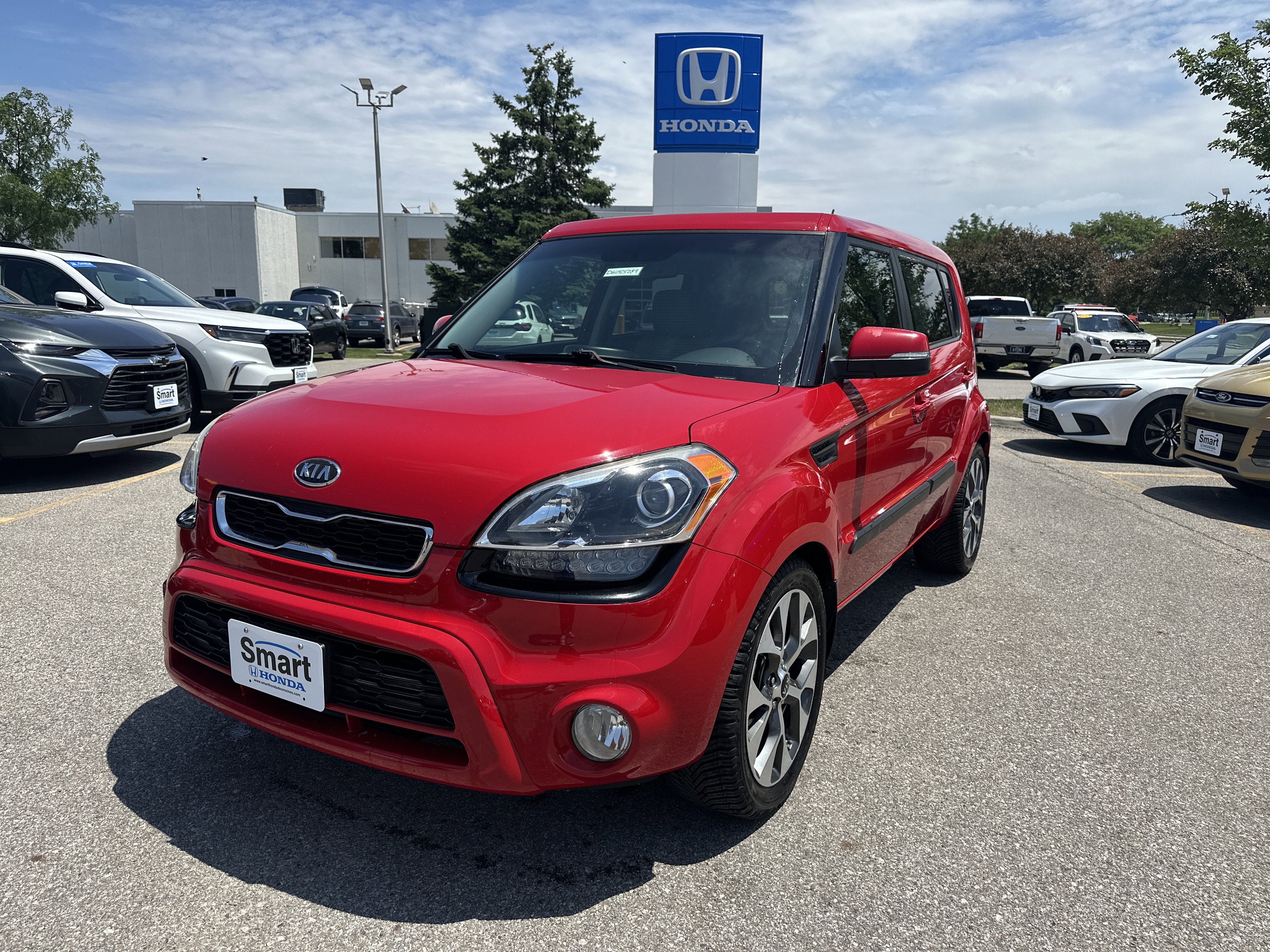 Used 2012 Kia Soul ! FWD image 1