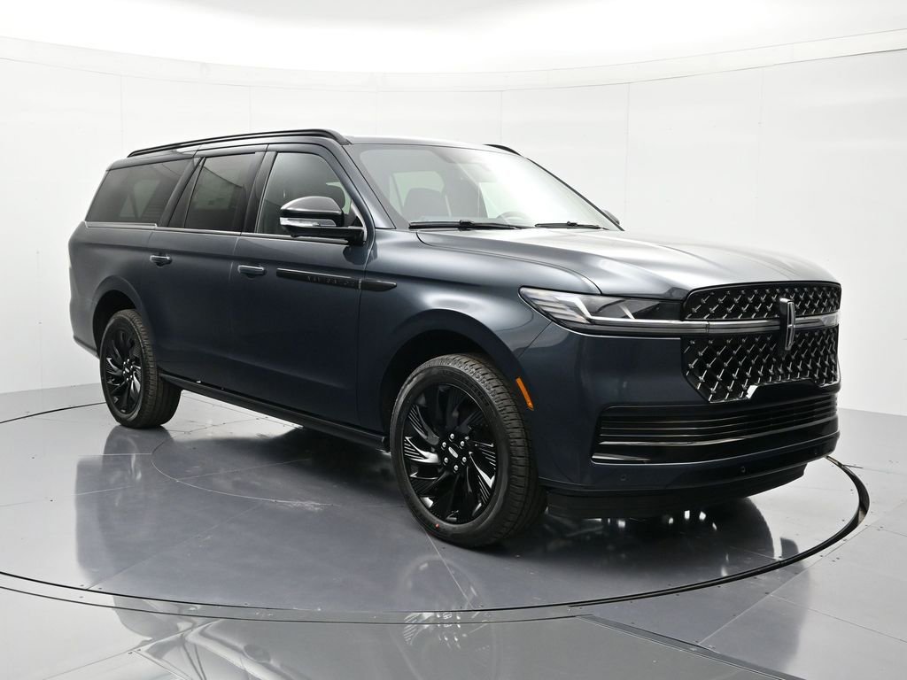New 2026 Lincoln Navigator L Reserve w/ Jet Appearance Package image 3