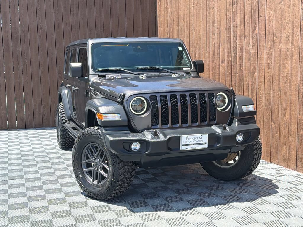 Used 2024 Jeep Wrangler Unlimited Sport AWD/4WD image 10