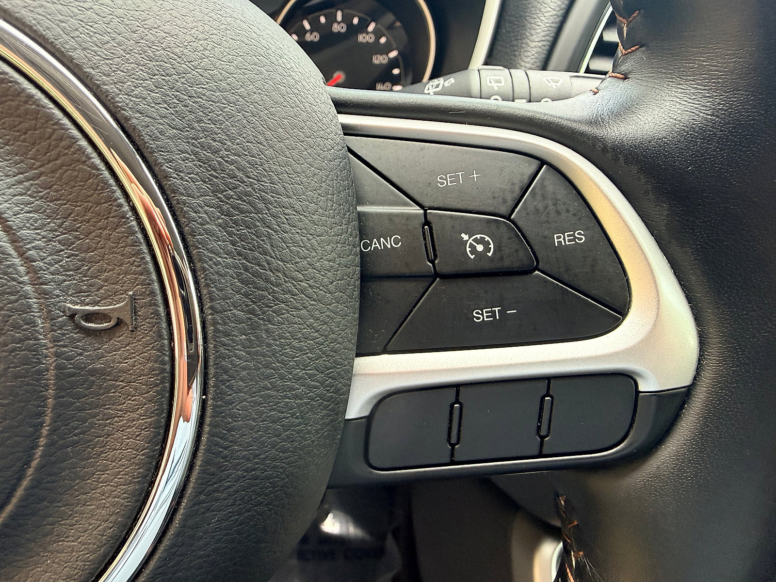 Used 2019 Jeep Compass Latitude w/ Cold Weather Group AWD/4WD image 24