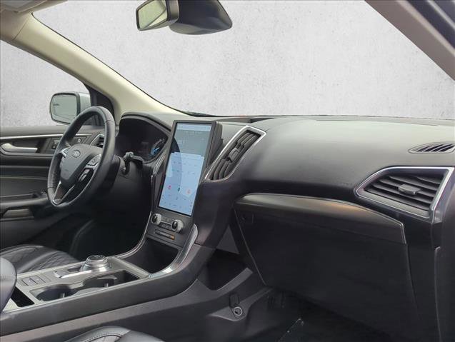 Used 2024 Ford Edge Titanium image 25