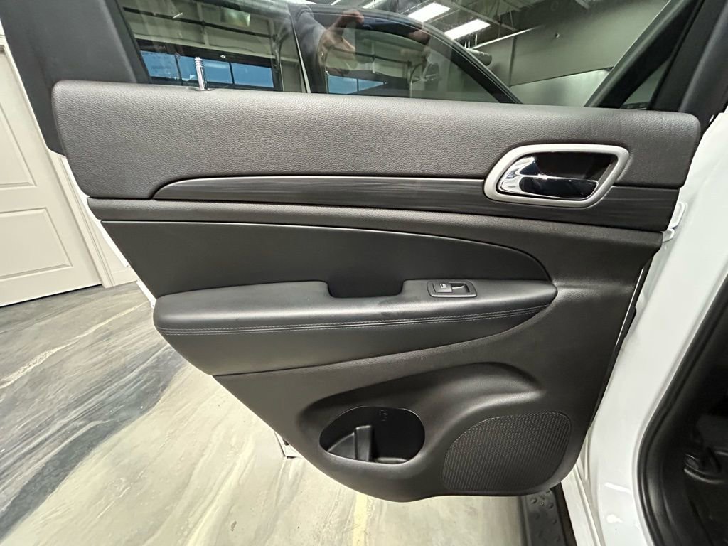 Used 2019 Jeep Grand Cherokee Altitude image 47