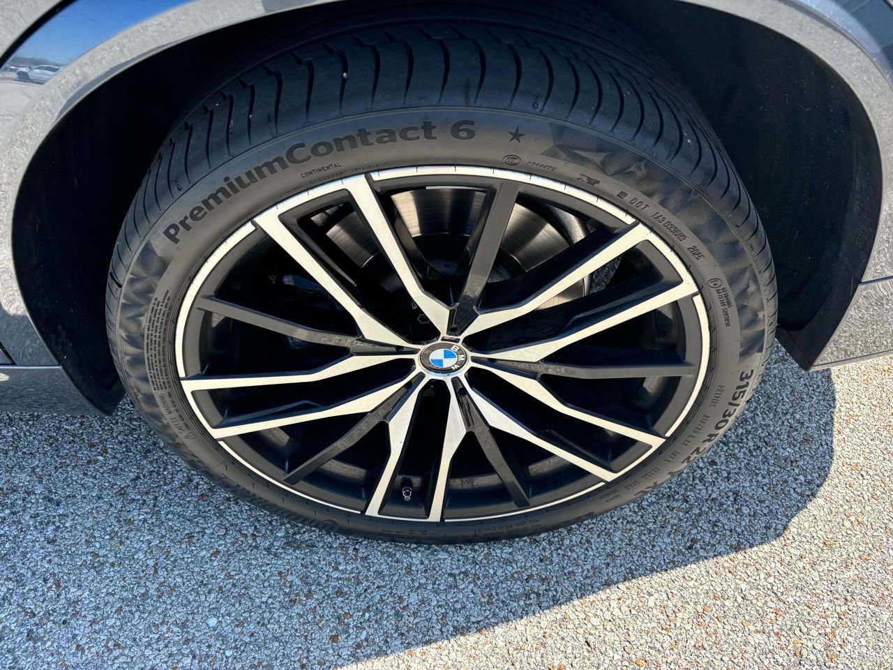 Used 2020 BMW X5 M50i w/ Executive Package image 9