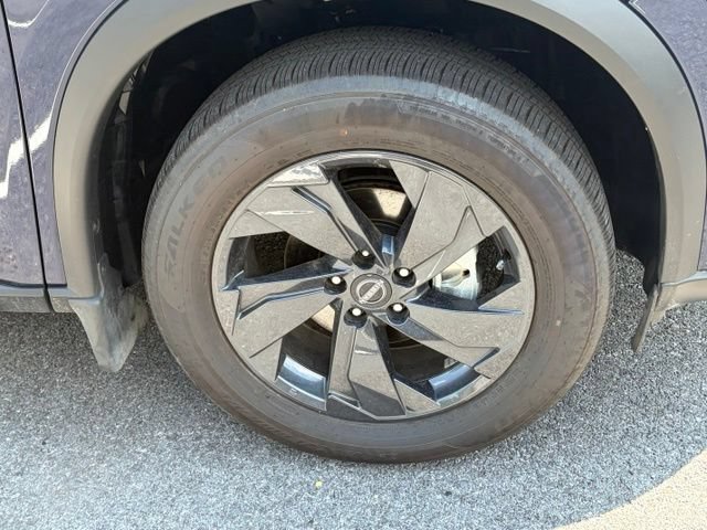 Certified 2026 Nissan Rogue SV FWD image 10