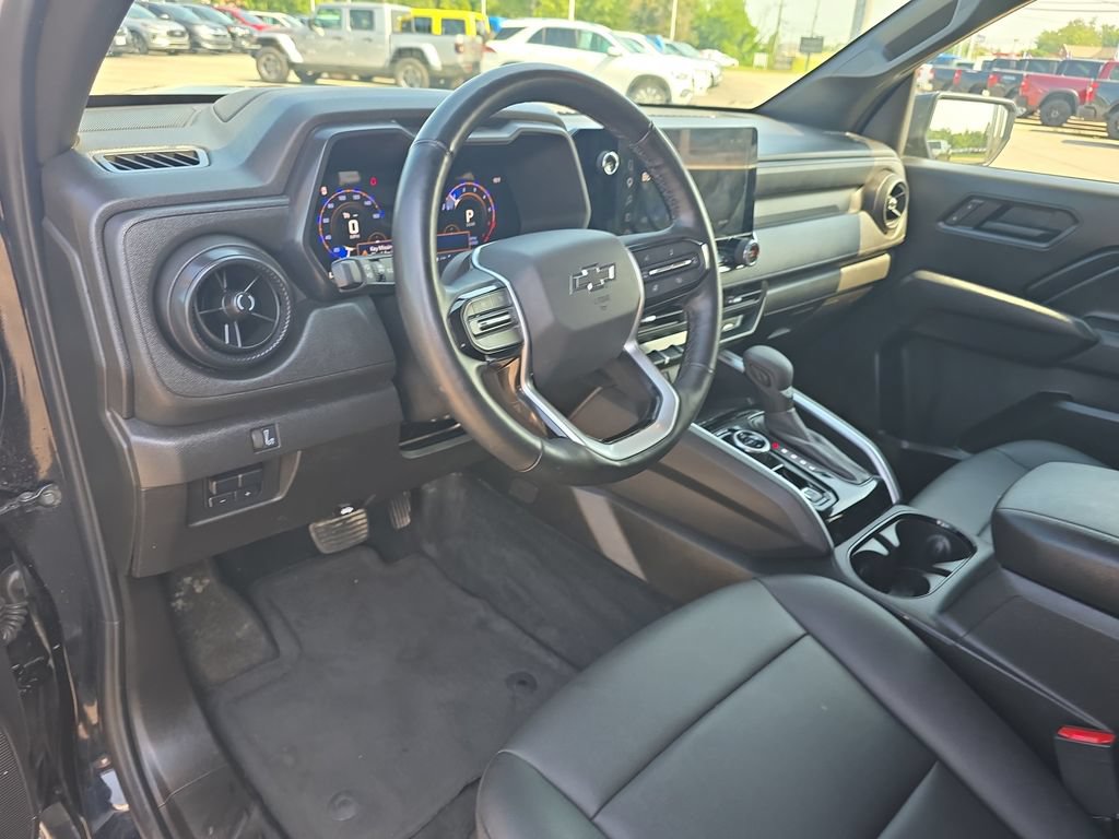 Used 2025 Chevrolet Colorado Trail Boss AWD/4WD image 23