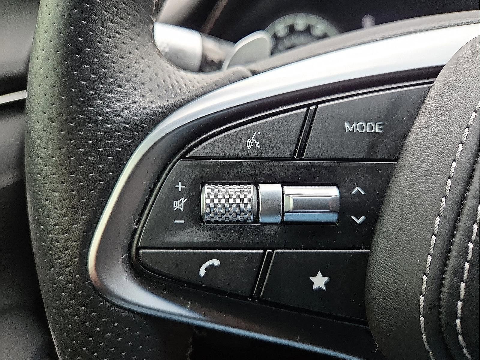 Used 2024 Genesis GV70 3.5T Sport image 19