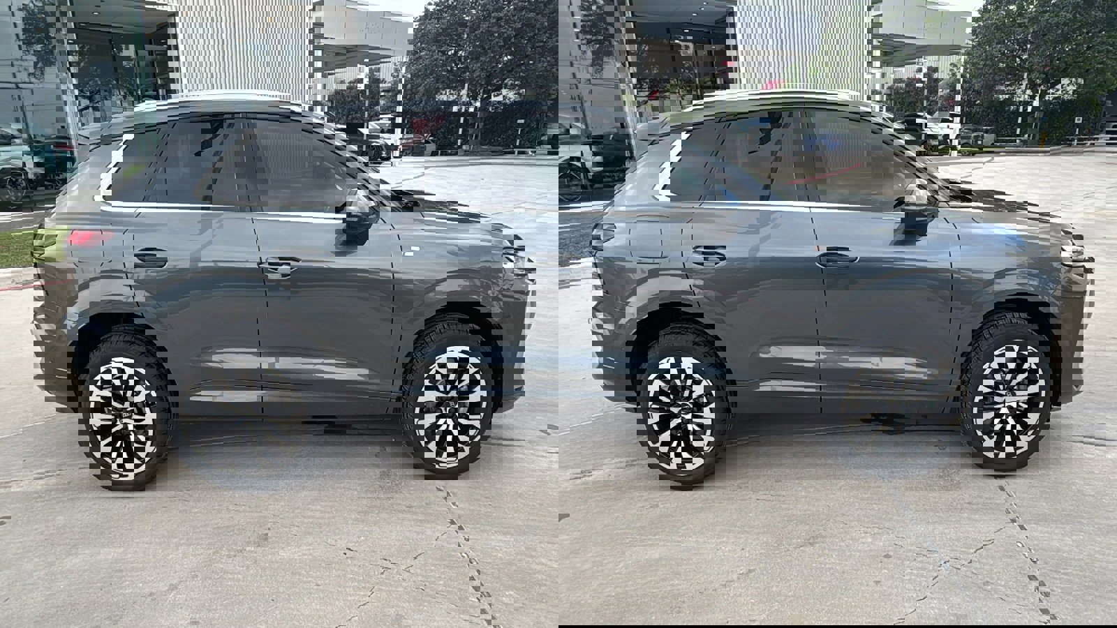 New 2026 Audi Q3 quattro 2.0T AWD/4WD image 8