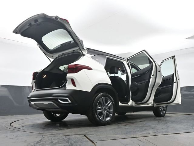 Used 2021 Kia Seltos S AWD/4WD image 42