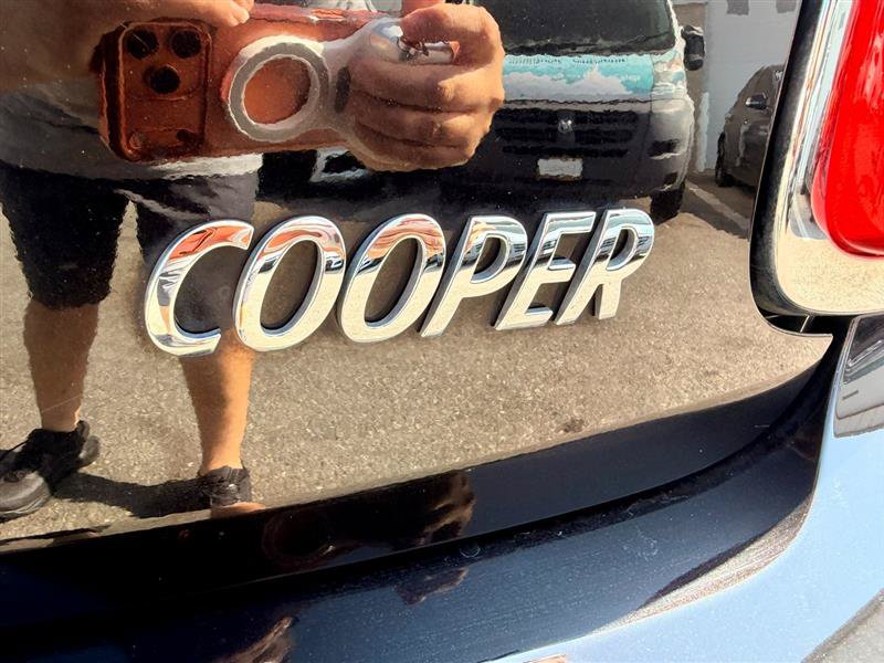 Used 2021 MINI Cooper 4-Door Hardtop FWD image 8