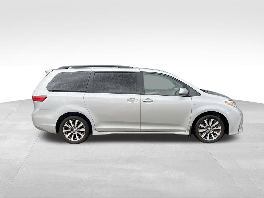 Used 2020 Toyota Sienna XLE AWD/4WD image 4
