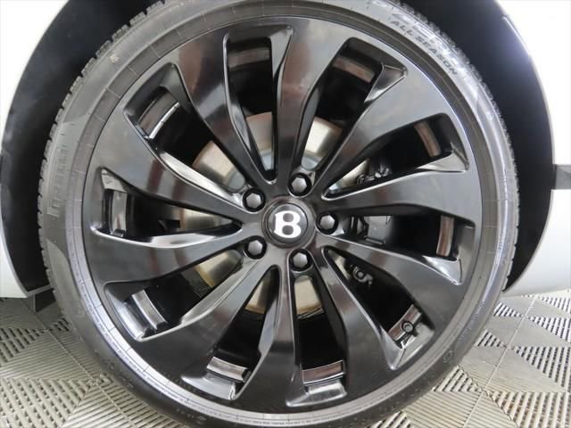 Used 2025 Bentley Flying Spur Plug-In Hybrid AWD/4WD image 31