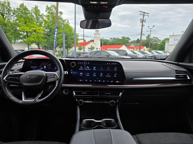 Used 2024 Chevrolet Traverse Z71 AWD/4WD image 3