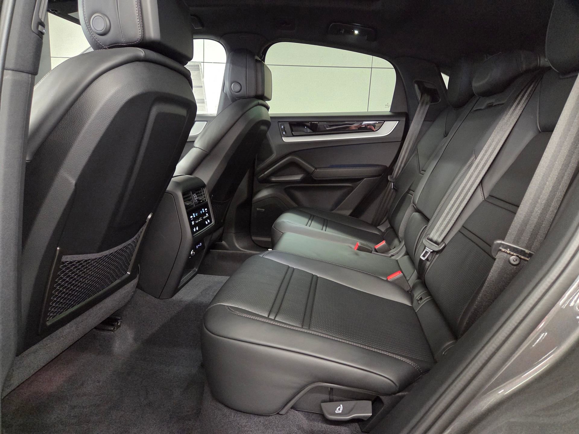 New 2026 Porsche Cayenne Base image 11