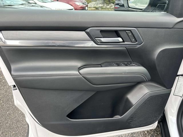 Used 2025 GMC Terrain Elevation image 16