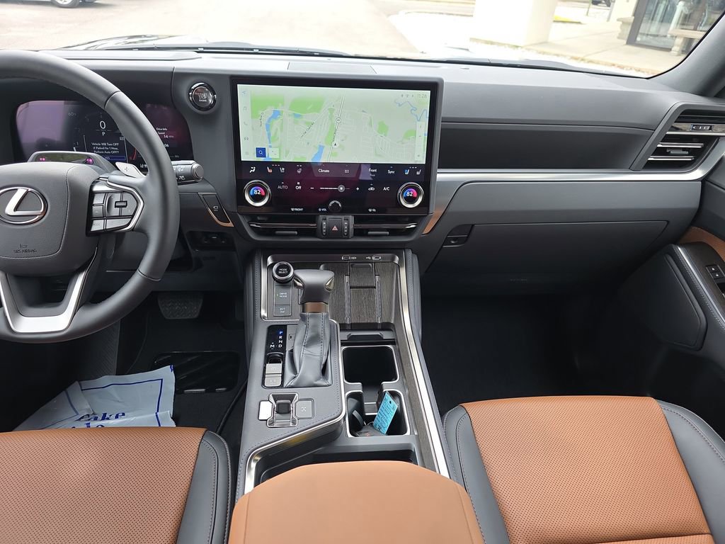 Used 2025 Lexus GX 550 w/ Accessory Package (Z1) image 16