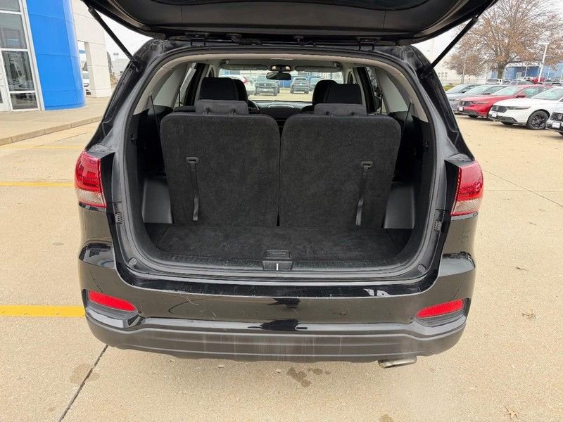 Used 2019 Kia Sorento L image 4
