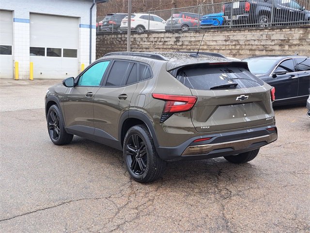 Used 2024 Chevrolet Trax ACTIV w/ Sunroof Package image 3