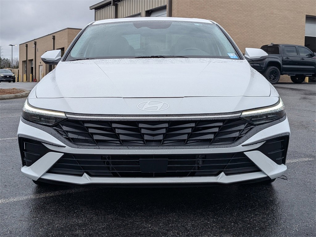 Certified 2025 Hyundai Elantra Limited image 8