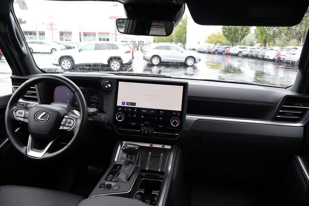 Used 2025 Lexus GX 550 w/ Accessory Package (2T) AWD/4WD image 21