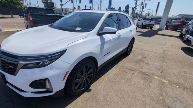 Certified 2022 Chevrolet Equinox RS w/ RS Leather Package FWD image 4