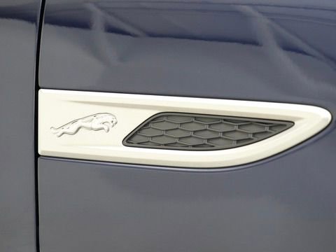 Used 2022 Jaguar E-PACE SE image 11