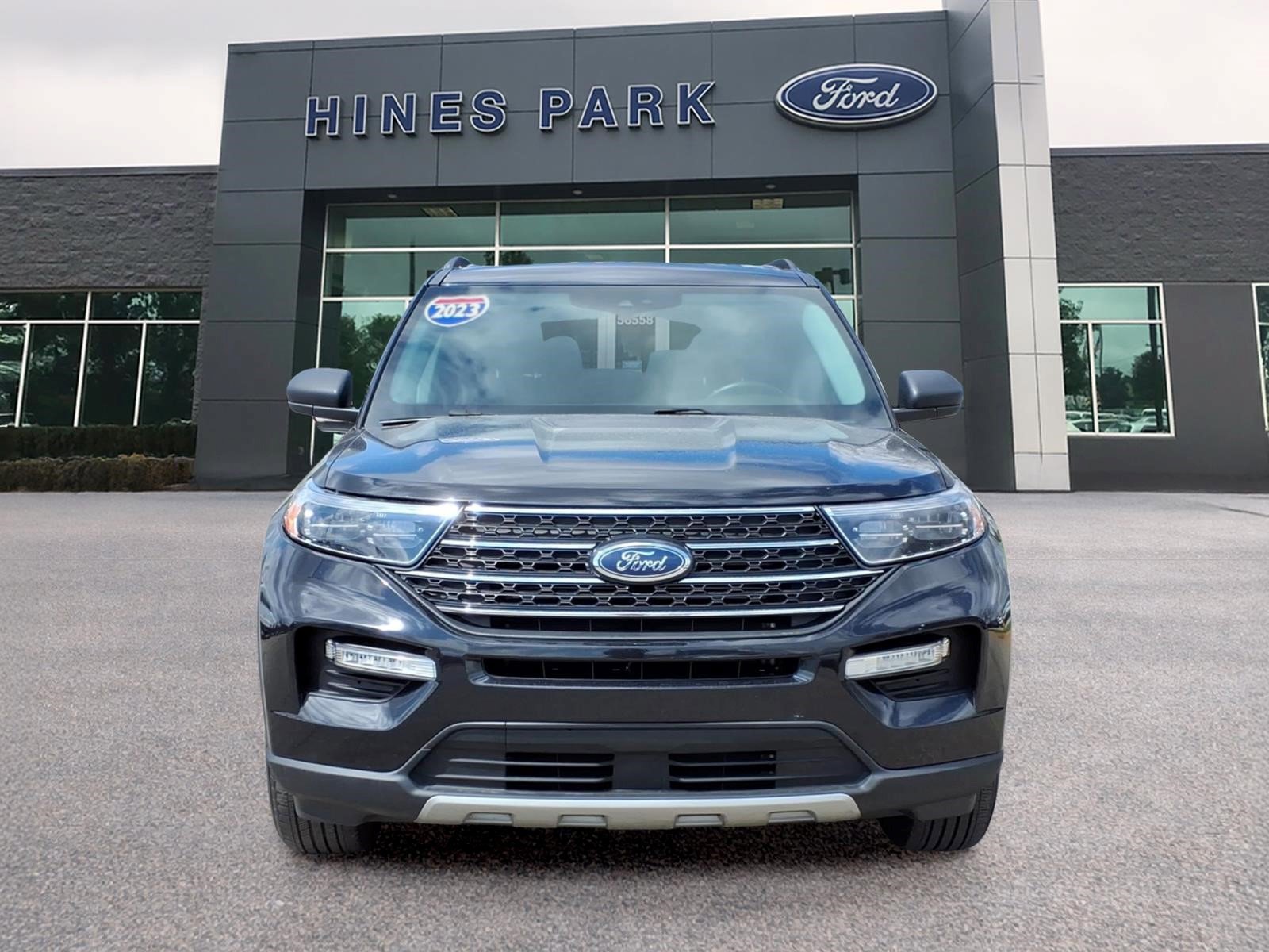 Used 2021 Ford Explorer XLT w/ Equipment Group 202A AWD/4WD image 2