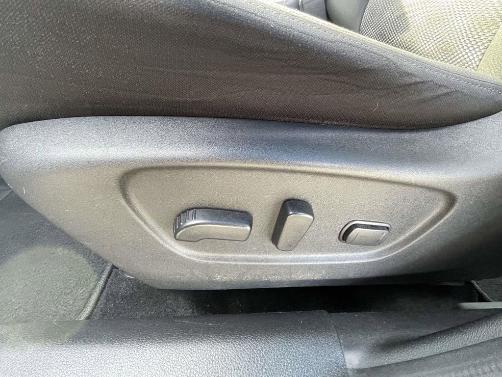 Used 2019 Nissan Rogue Sport SV image 14