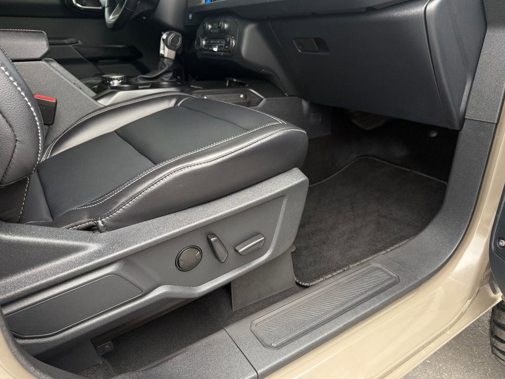 Used 2025 Ford Bronco Outer Banks AWD/4WD image 23