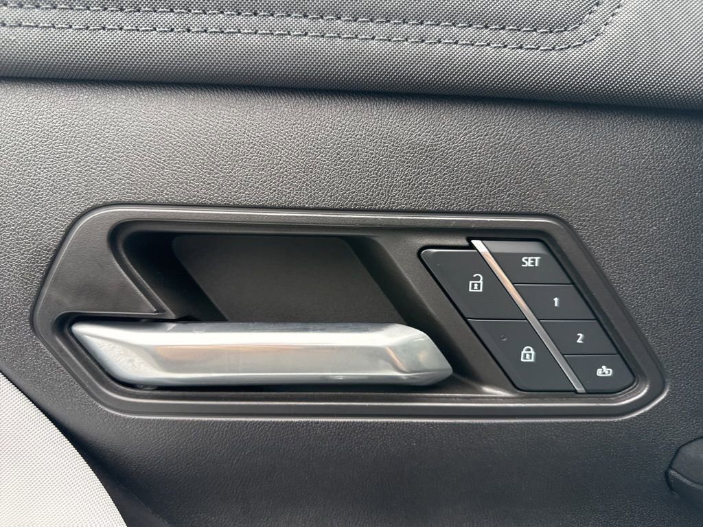 Used 2024 GMC Hummer EV 3X w/ LPO, Illumination Package image 11