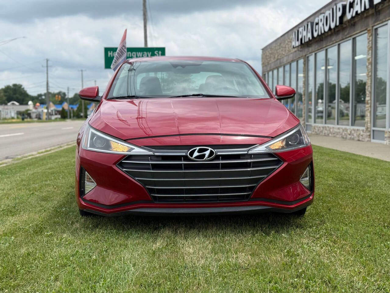 Used 2020 Hyundai Elantra SEL image 1