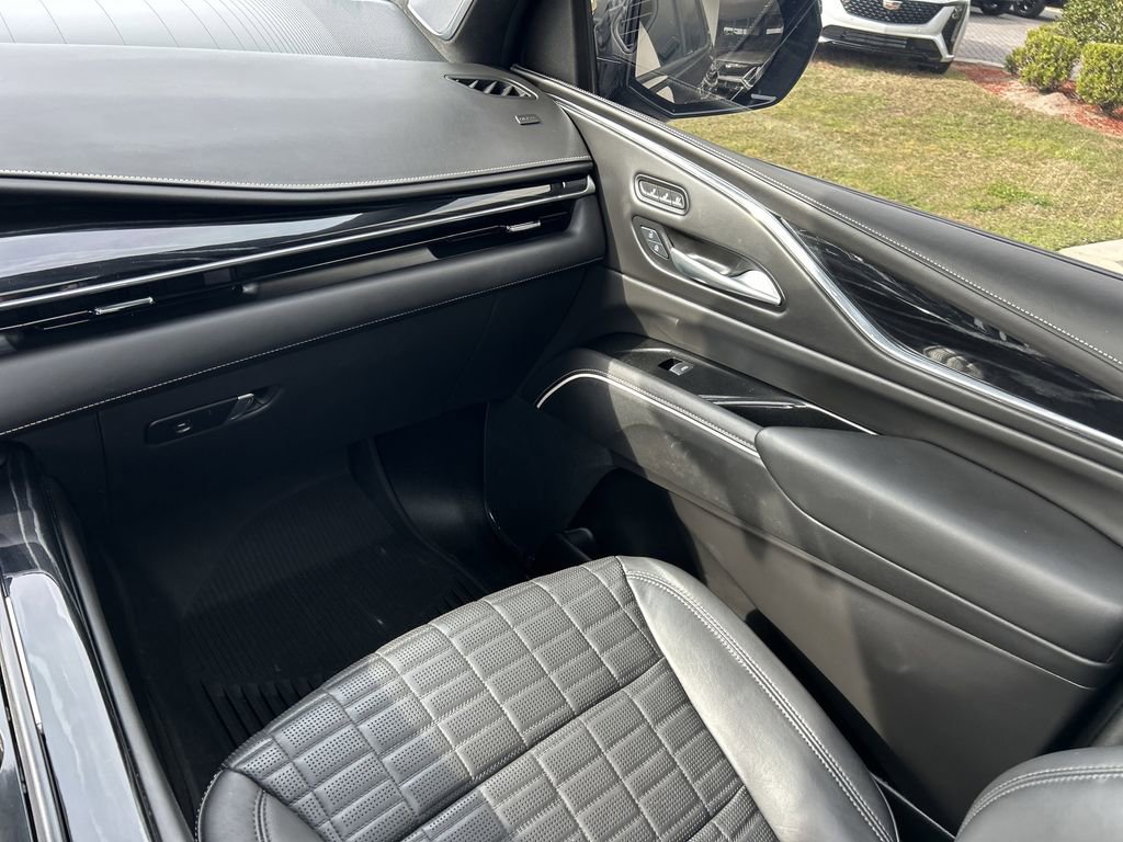 Certified 2024 Cadillac Escalade V w/ LPO, ONYX Package AWD/4WD image 16