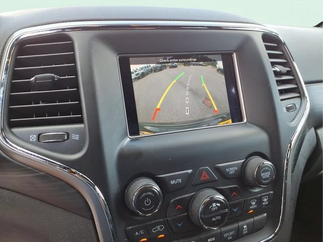 Used 2021 Jeep Grand Cherokee Laredo AWD/4WD image 25