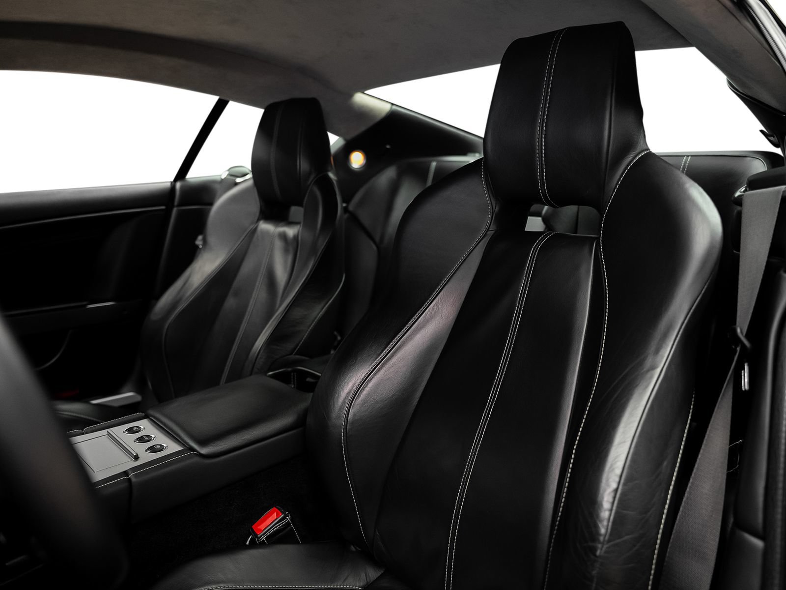 Used 2007 Aston Martin DB9 Coupe RWD image 31