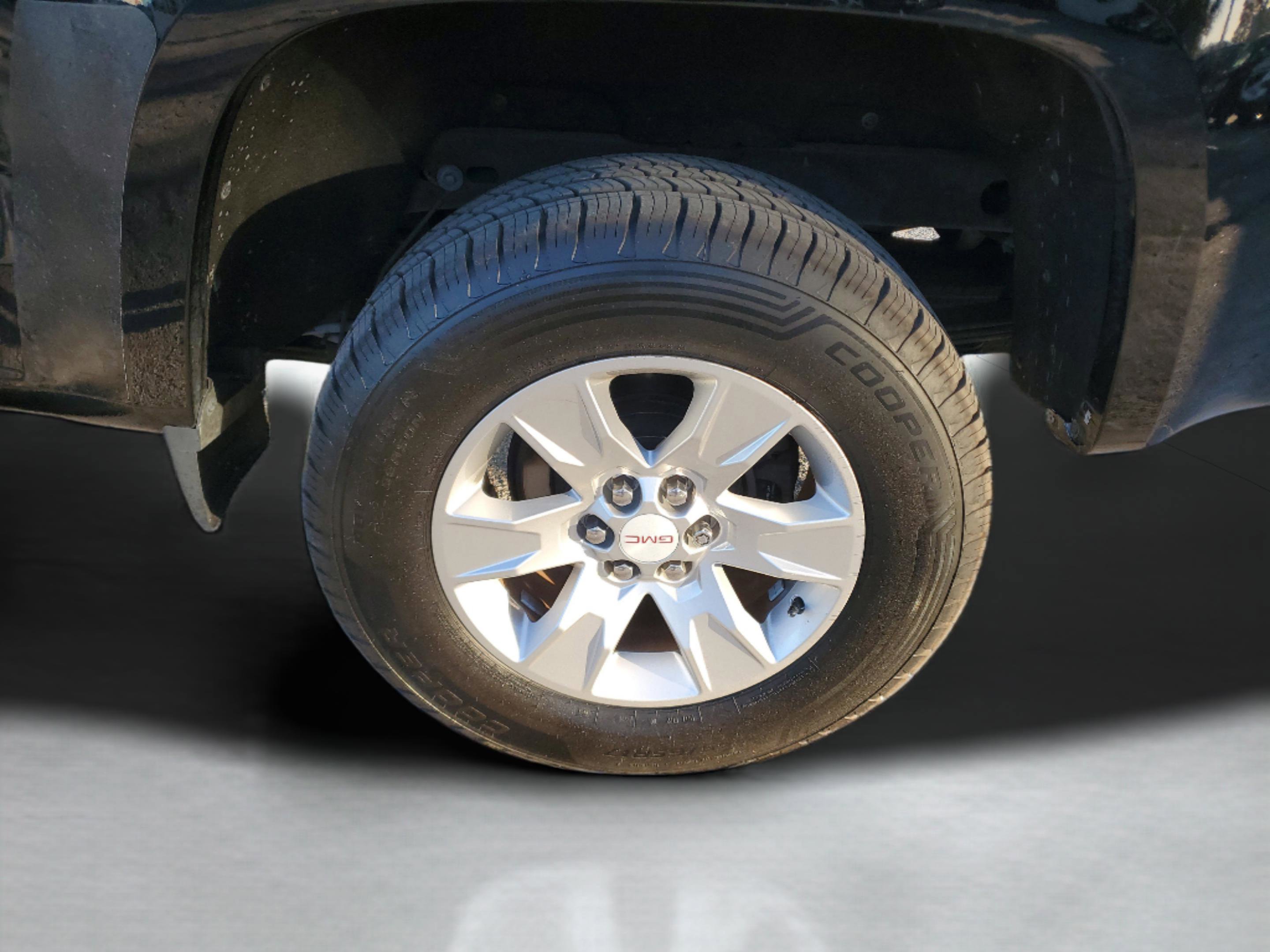 Used 2015 GMC Canyon SLE w/ SLE Convenience Package image 6