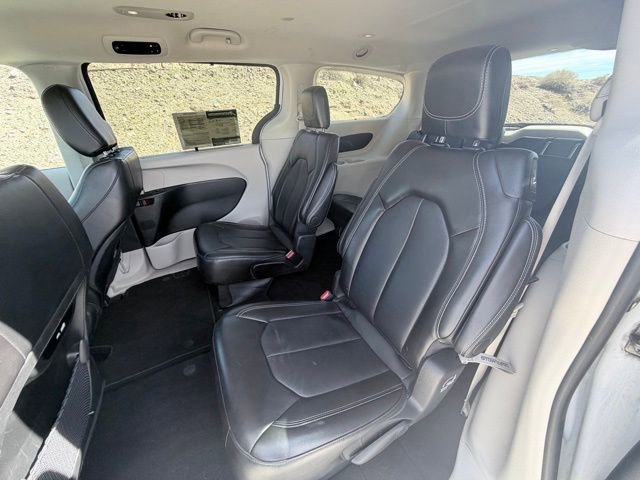 Used 2024 Chrysler Pacifica Touring-L image 26