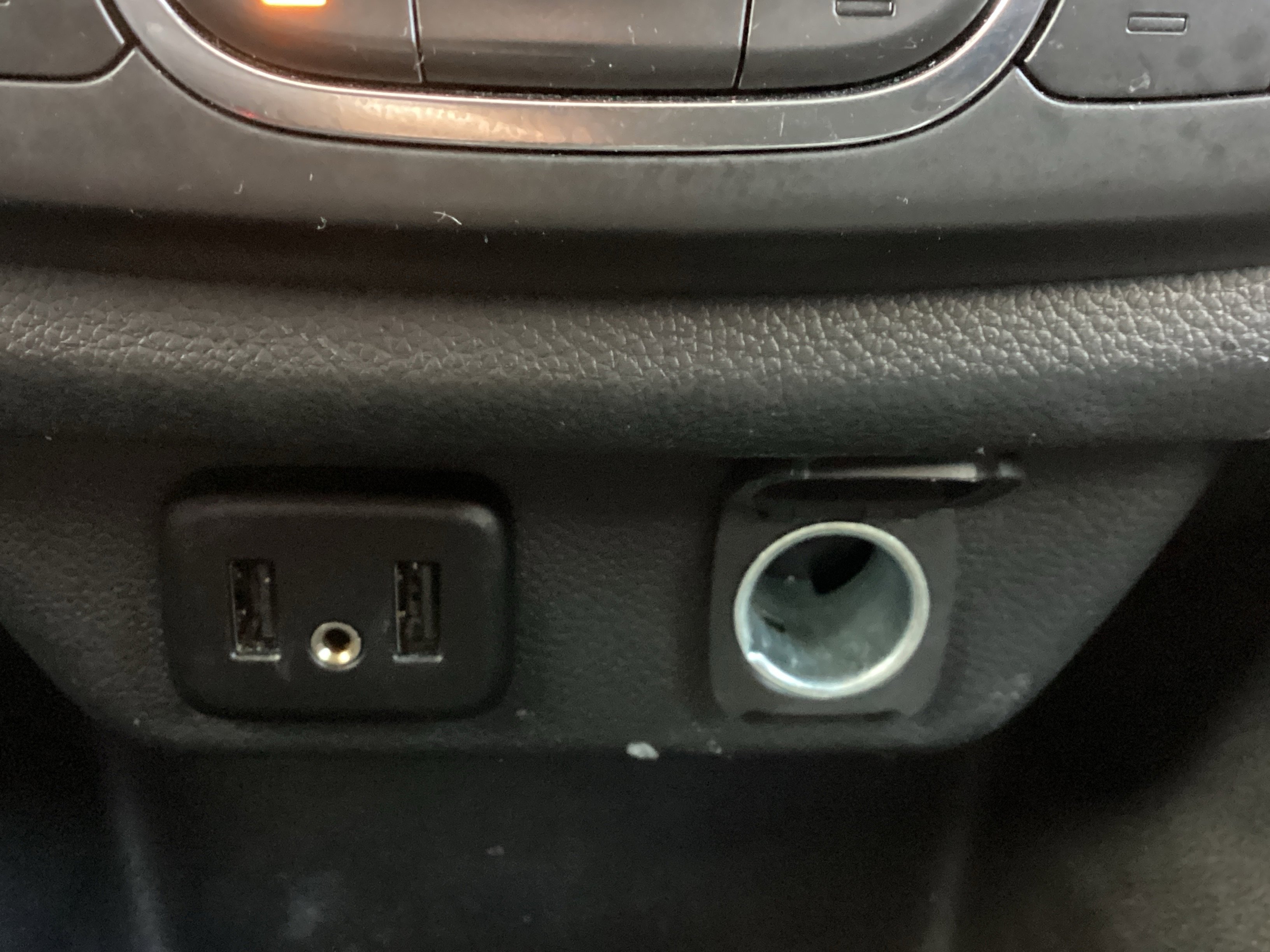 Used 2023 Chevrolet Traverse LT image 25