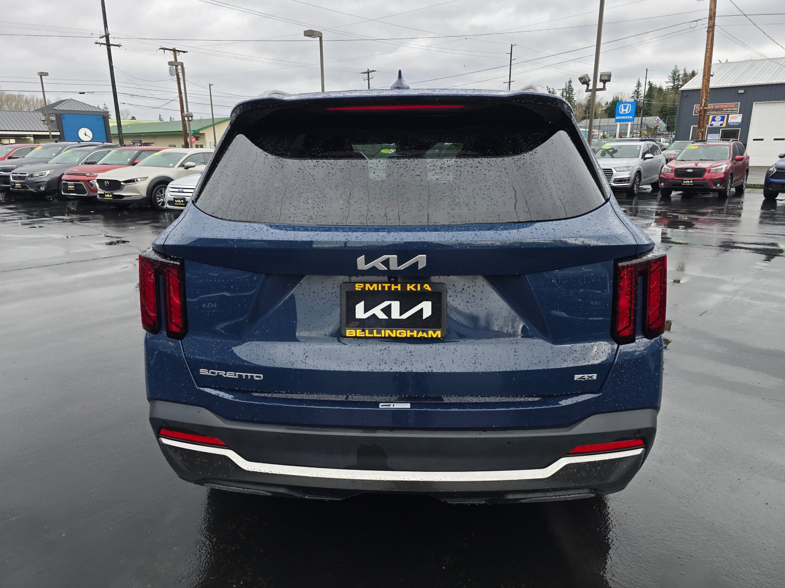 Used 2024 Kia Sorento S w/ Panoramic Sunroof Package image 4