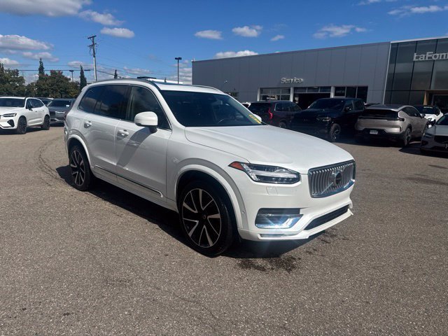 Used 2024 Volvo XC90 B6 Plus w/ Protection Package Premier AWD/4WD image 3
