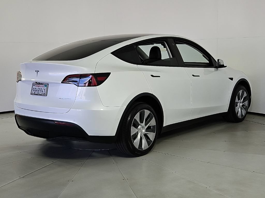 Used 2022 Tesla Model Y Long Range AWD/4WD image 7
