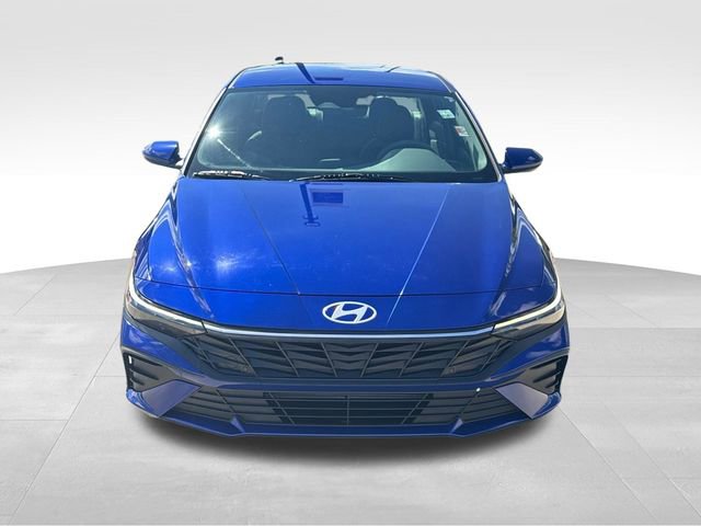 Used 2024 Hyundai Elantra SE image 2