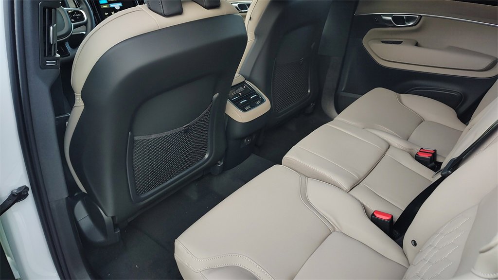 New 2026 Volvo XC40 B5 Plus w/ Climate Package image 31