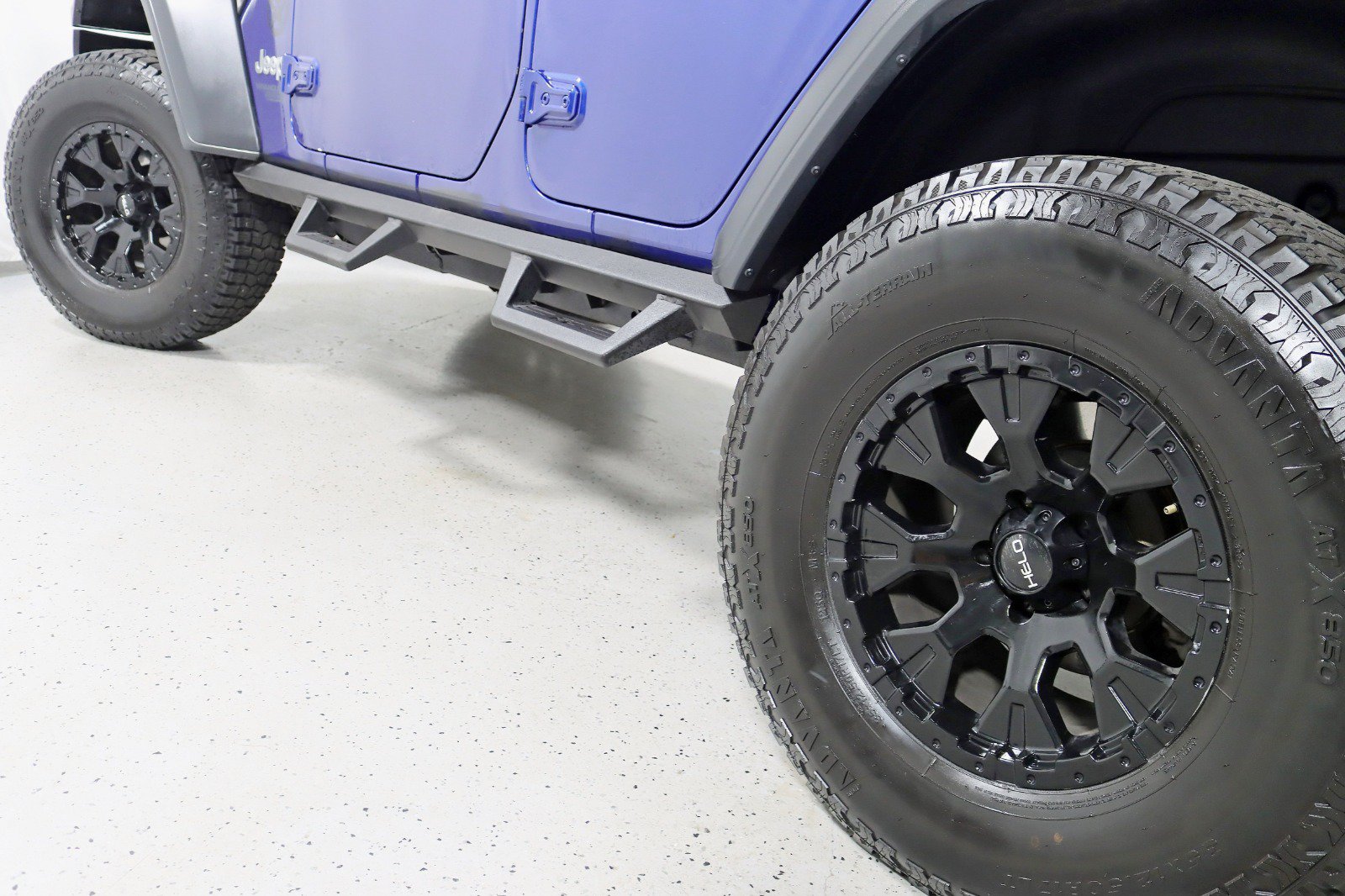 Used 2018 Jeep Wrangler Unlimited Sport AWD/4WD image 12