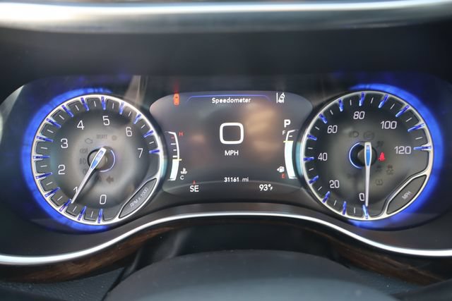 Used 2023 Chrysler Pacifica Limited w/ Trailer Tow Group AWD/4WD image 42