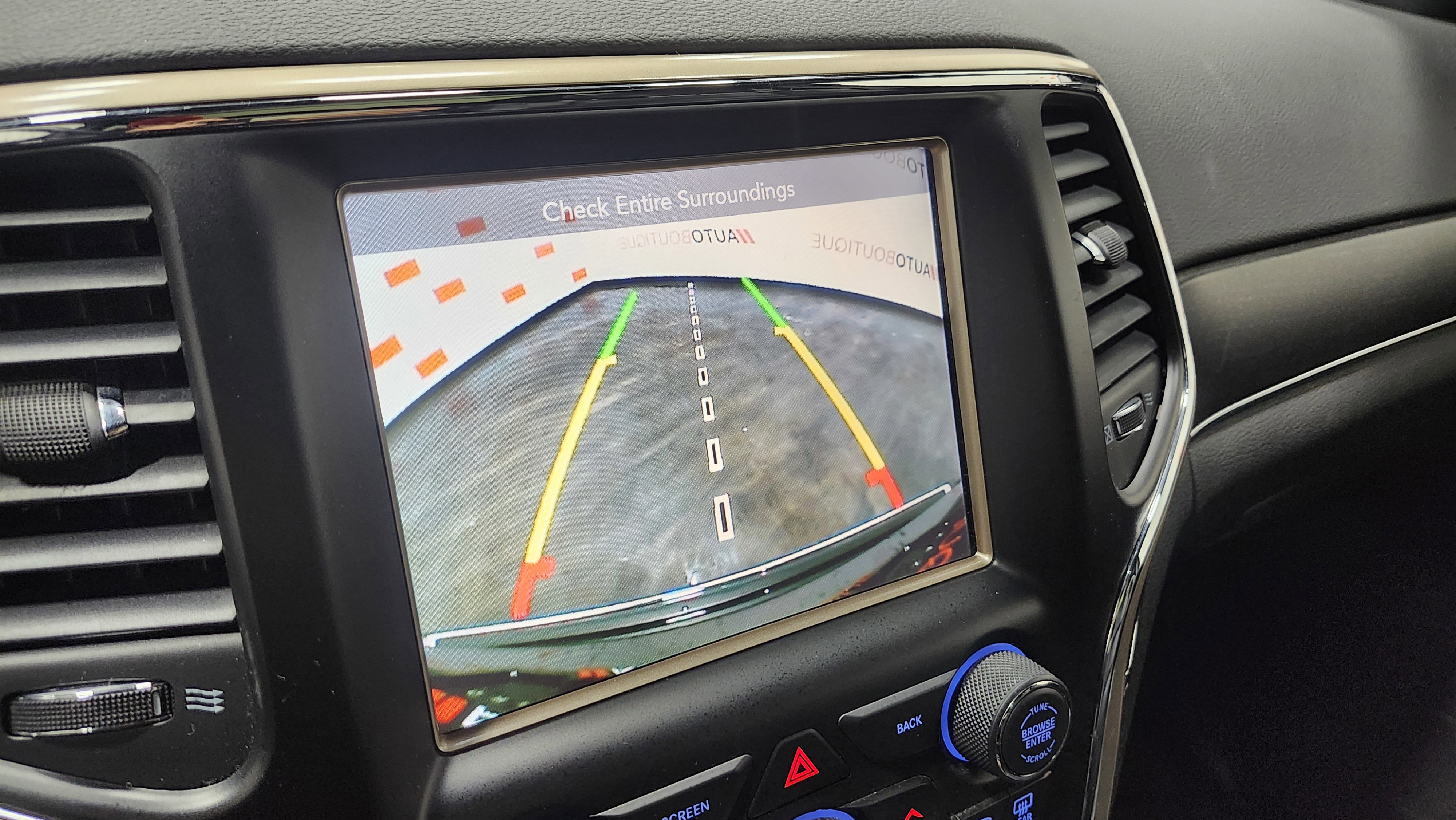 Used 2015 Jeep Grand Cherokee Limited w/ Luxury Group II image 6