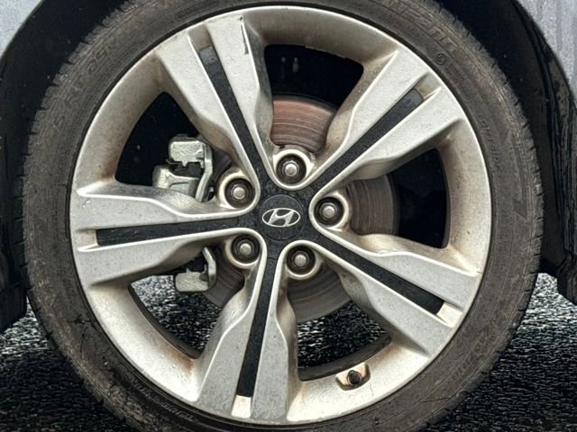 Used 2017 Hyundai Veloster Value Edition image 15