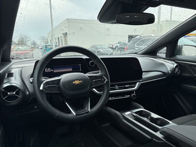 Used 2026 Chevrolet Equinox EV LT w/ Comfort Package image 9