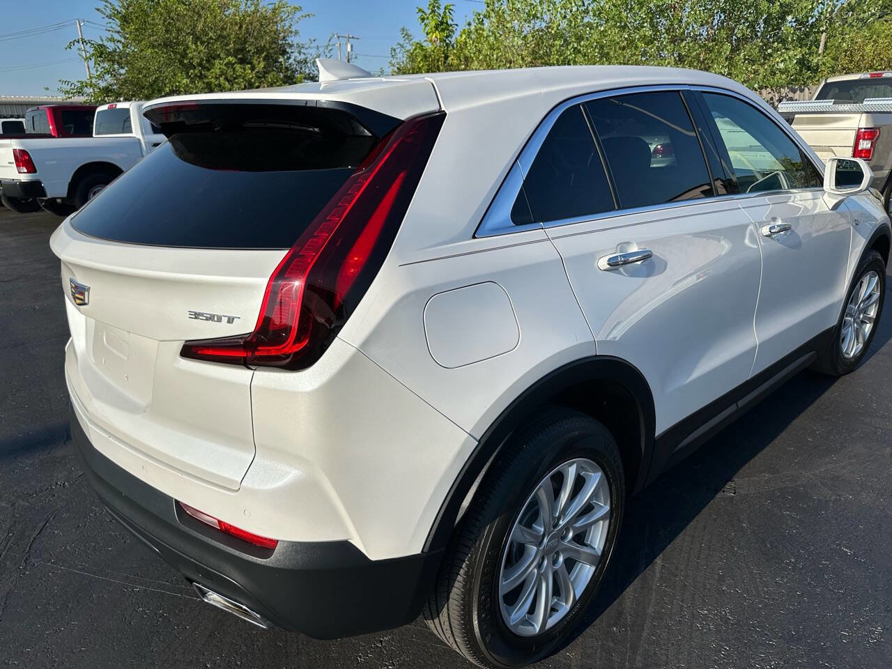 Used 2020 Cadillac XT4 Luxury w/ Cold Weather Package image 7